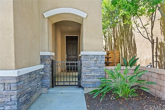 12851 Serpentine Way — Photo 2