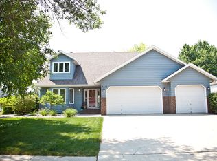 3415 River Dr S, Fargo, ND 58104