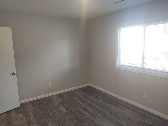 4th image of 133 W 35th St #205
