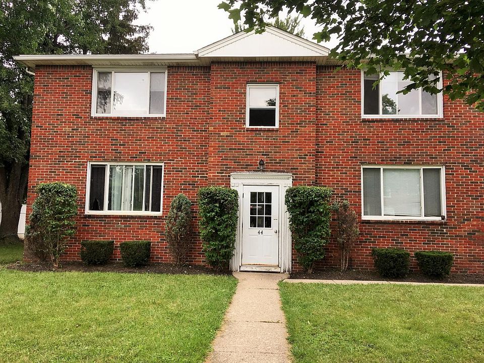 1st image of 44 Eiss Pl APT 1
