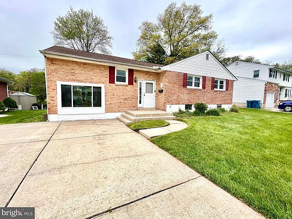 2nd image of 2440 W Eric Dr