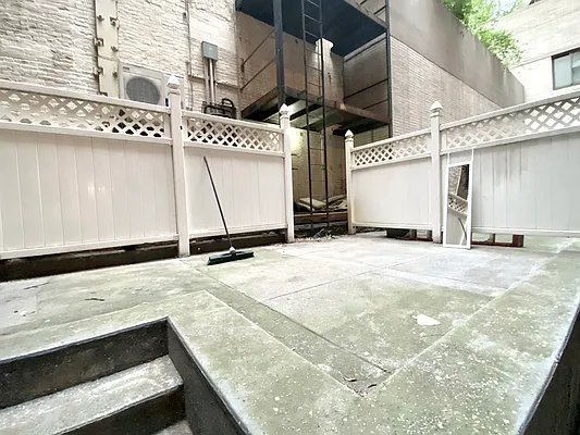 Rented by MOTION New York | media 14