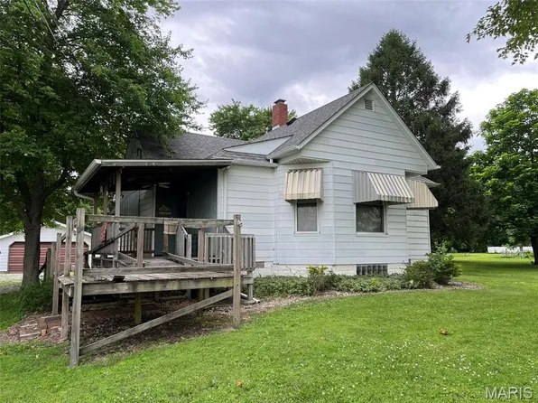 1367 Historic Old Rte #66, Staunton, IL 62088