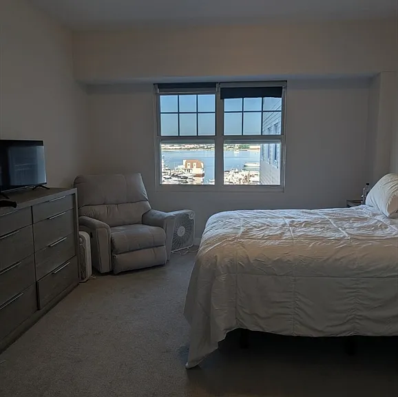 550 Pleasant St #404 — Photo 10