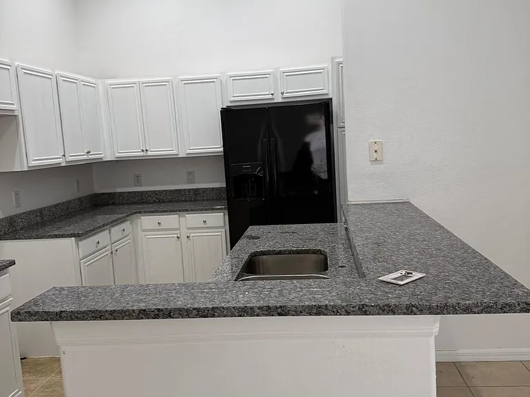 2165 Island Walk Dr — Photo 8