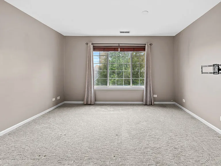 122 Andover Dr — Photo 18