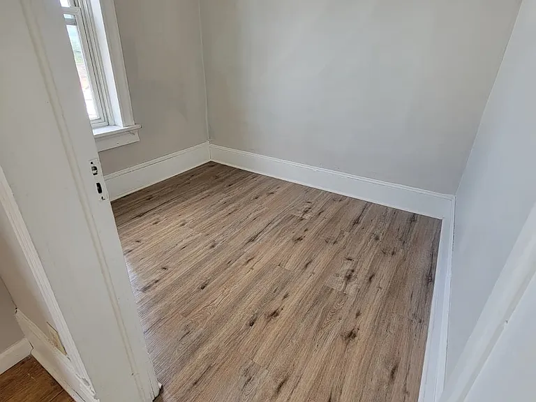 568-570 Main St #6 — Photo 6