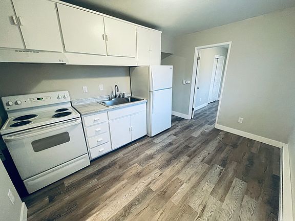 3rd image of 14103 C St S #1A