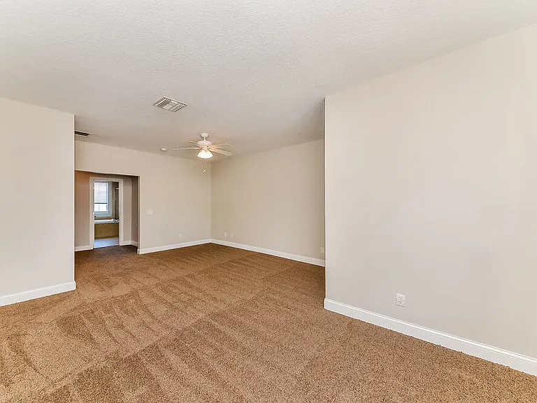 204 Aberdeen Pond Dr — Photo 8
