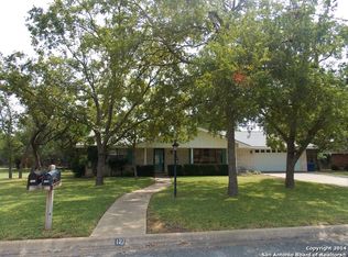 121 Wild Timber Dr, Kerrville, TX 78028