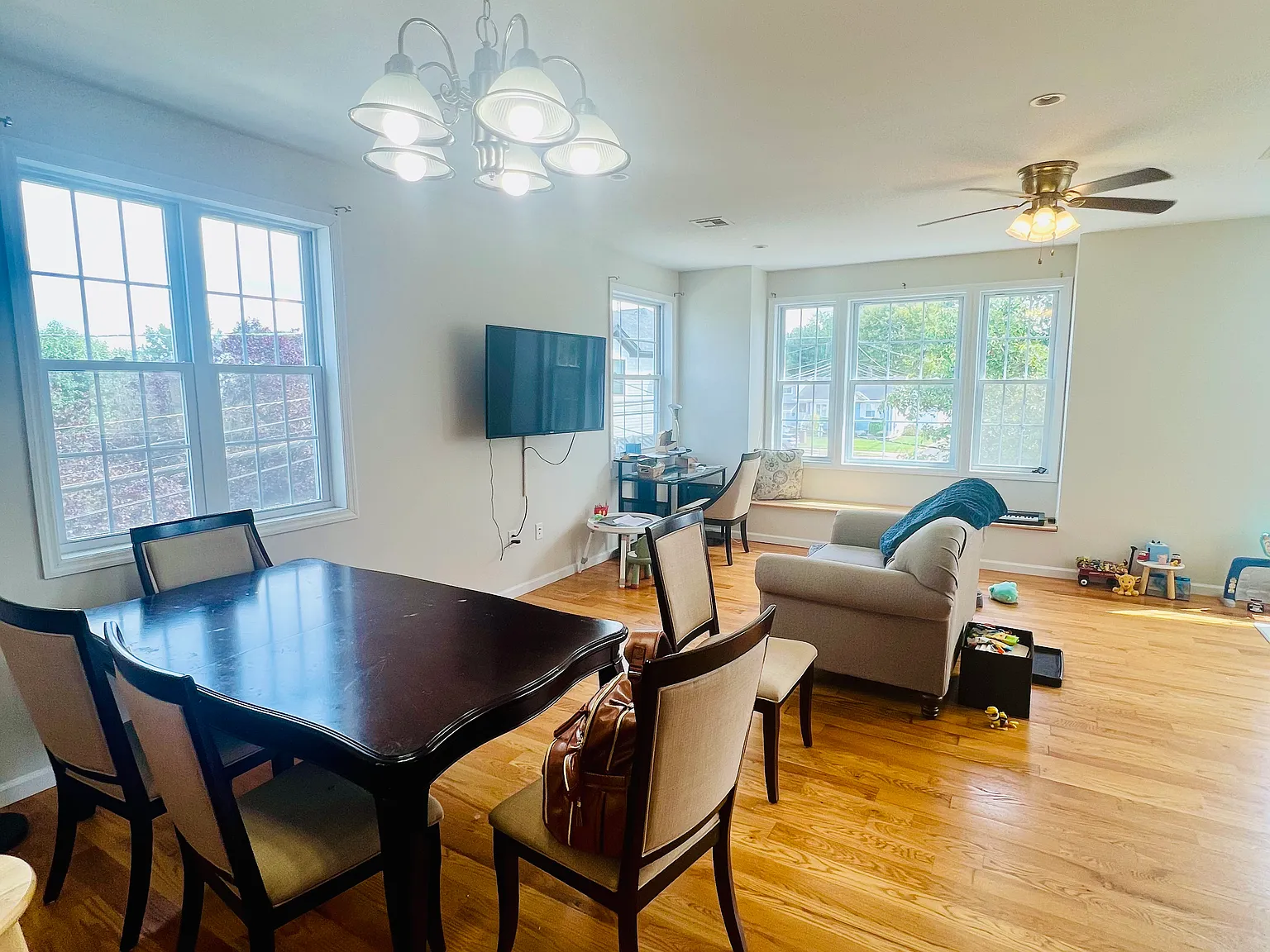 2 bed, 1100 sqft, $3,000 — Photo 3