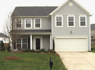 3925 Cameron Creek Dr, Matthews, NC 28105