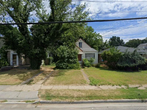 408 Vincent Avenue, Lynbrook, NY 11563