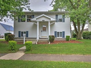 903 W Harrison St, Sullivan, IL 61951