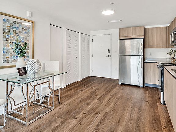 4th image of 719 NE 83rd Ter #305