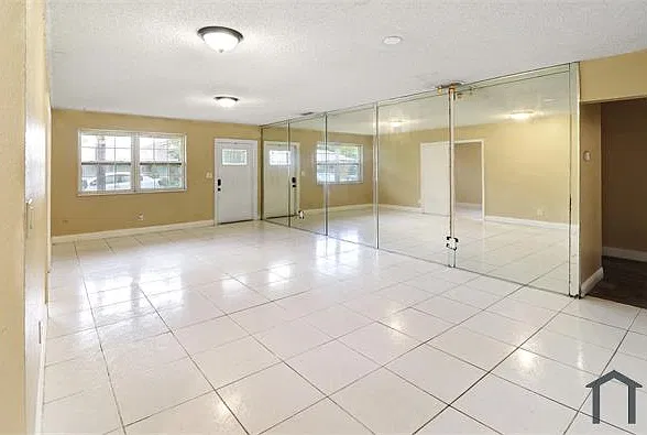 4 bed, $3,667 — Photo 1