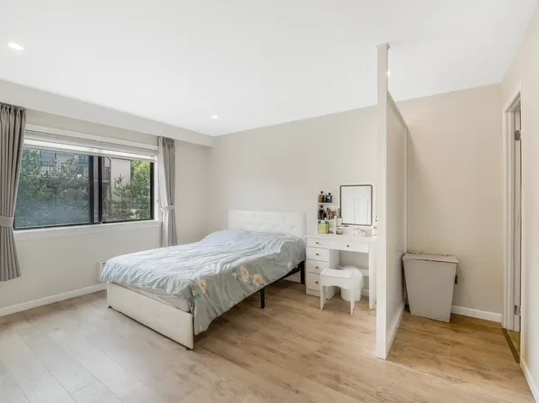 5-24 115th Street image 3 of 20