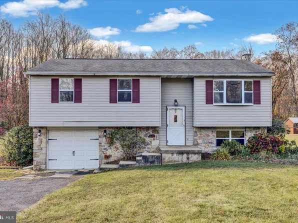 236 Orchard Rd, Fleetwood, PA 19522