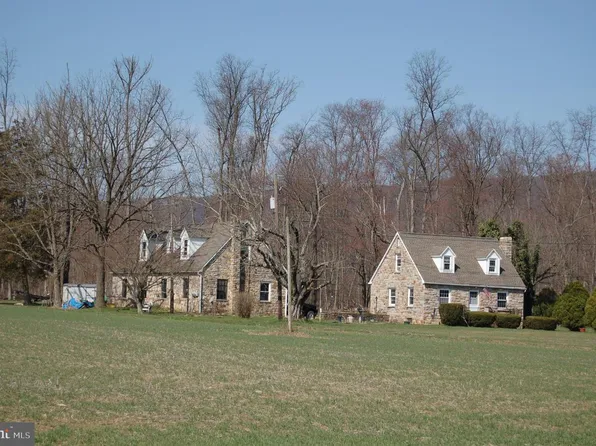 11 Wolfe Dr, Jonestown, PA 17038