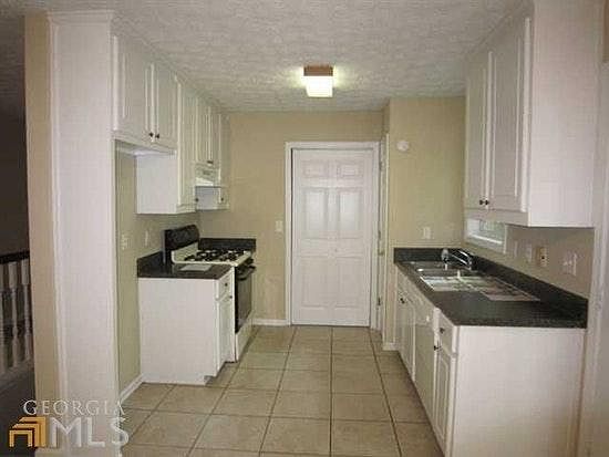 Kitchen (before remodel)