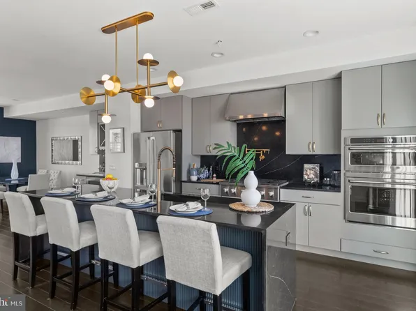 660 N 13th St, Philadelphia, PA 19123