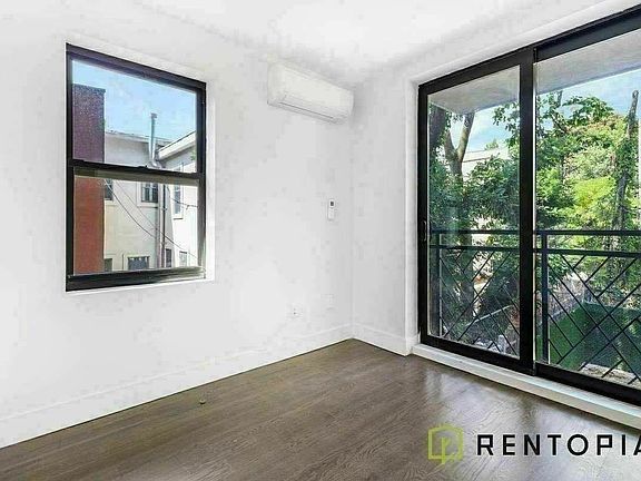 3rd image of 771 Lexington Ave #3U