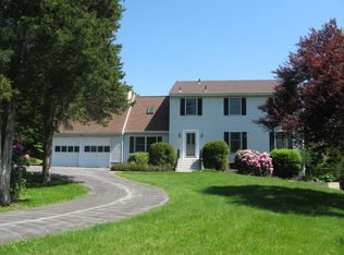 185 Rombout Rd, Pleasant Valley, NY 12569