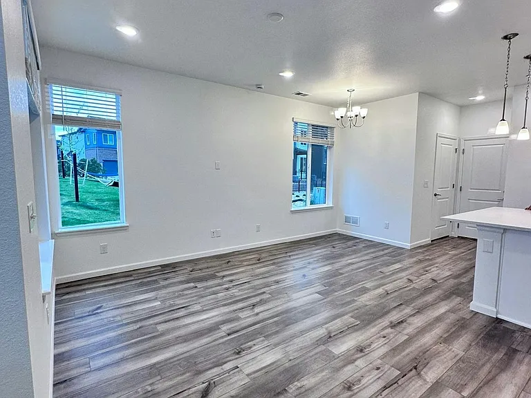 6857 Huddersfield Ln — Photo 4