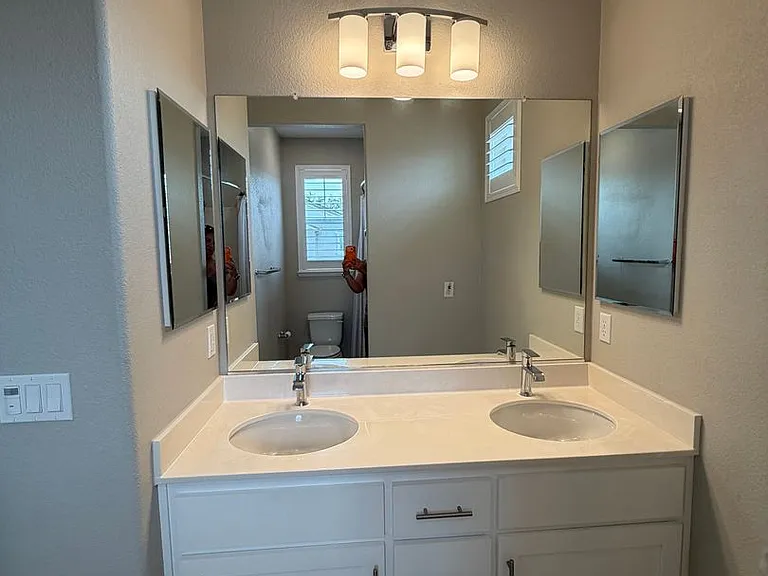 700 Apricot Cir — Photo 26
