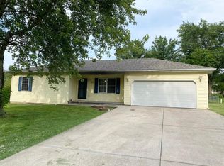 800 Willow St, Marshfield, MO 65706