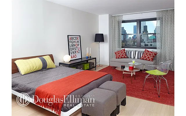 Rented by Douglas Elliman | media 33