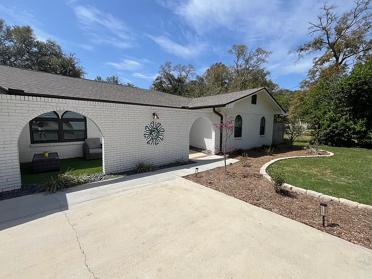 3305 Bayou Blvd — Photo 25