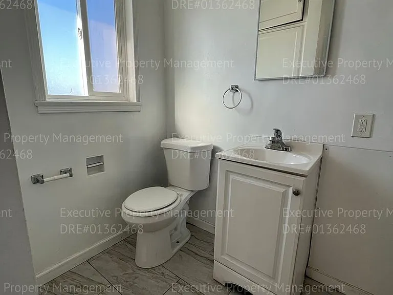 2190 Monterey St — Photo 9