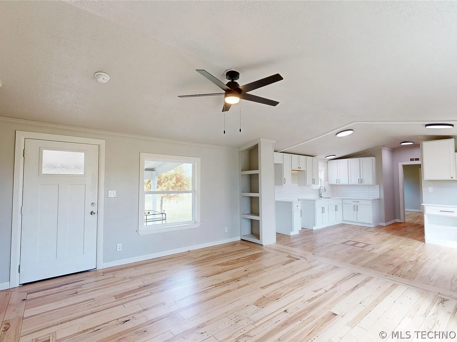 3 bed, 2.0 bath, 1680 sqft, $1,500 — Photo 3