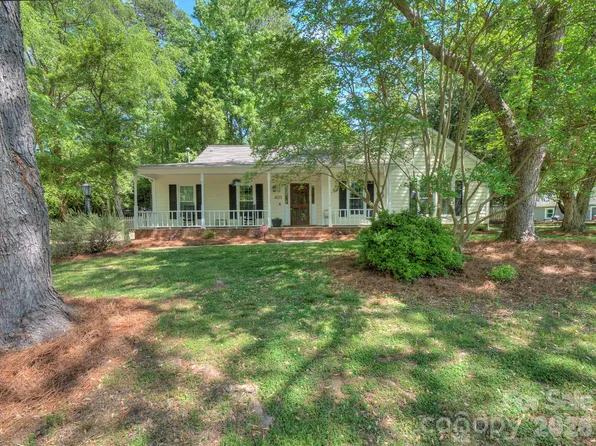401 Sandymead Rd, Matthews, NC 28105