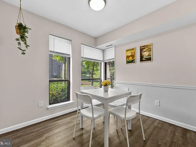 11240 Chestnut Grove Sq #157 — Photo 43