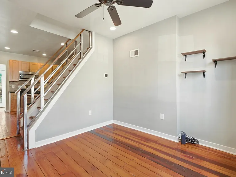 2663 Martha St — Photo 4
