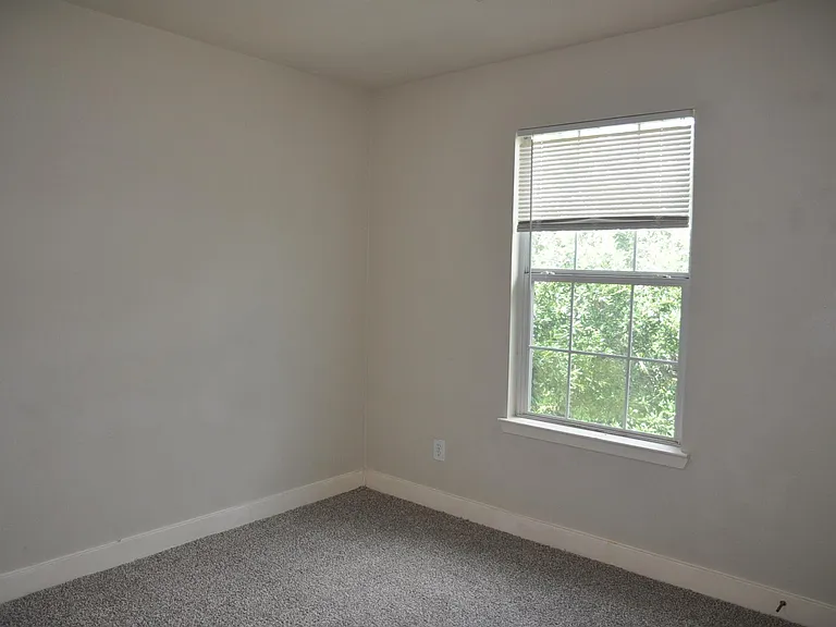 20734 Settlers Lake Cir N — Photo 24