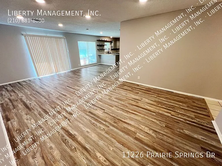 11226 Prairie Springs Dr — Photo 3