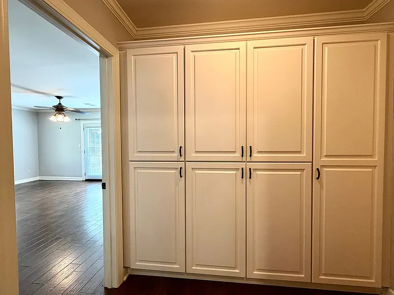 904 Lynn Cir — Photo 8