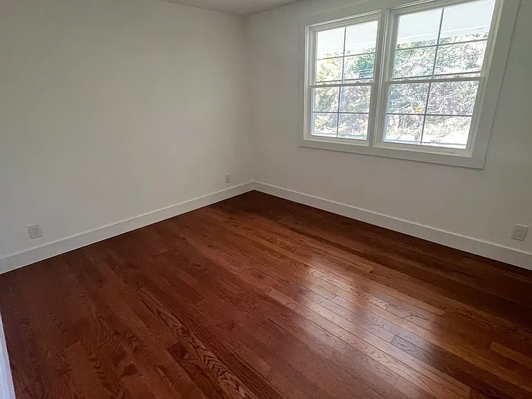 751 W Avon Rd — Photo 23