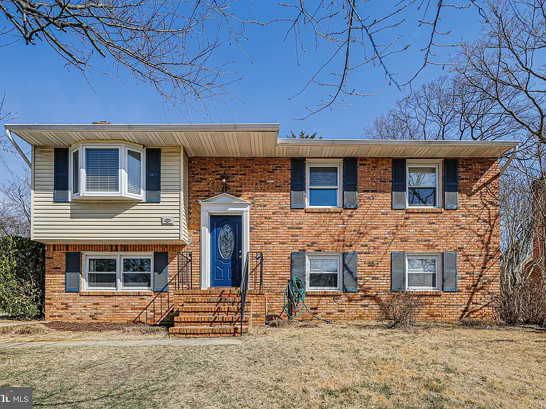 510 Retford Dr — Photo 1