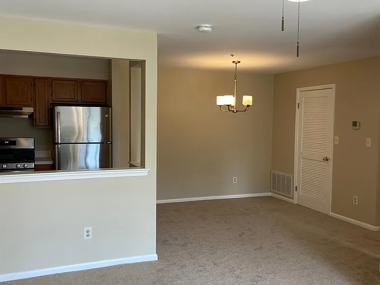 224 Waterford Dr — Photo 5