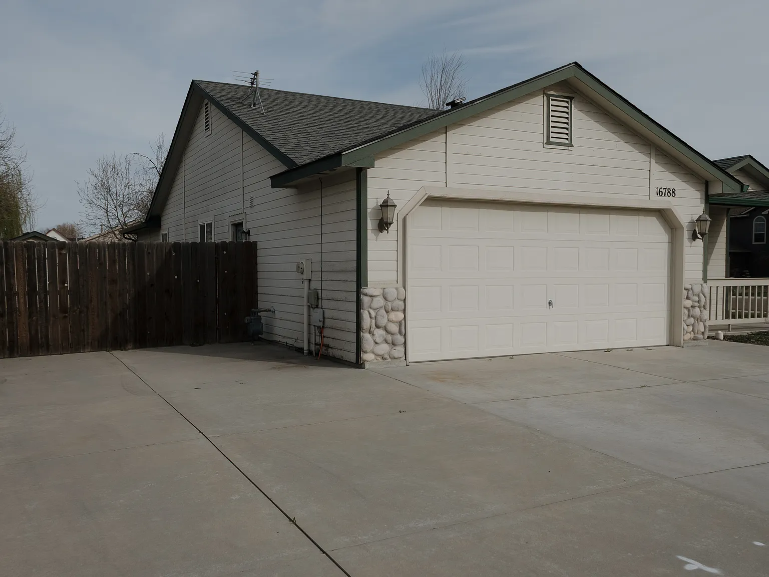 2 bed, 1254 sqft, $2,200 — Photo 2