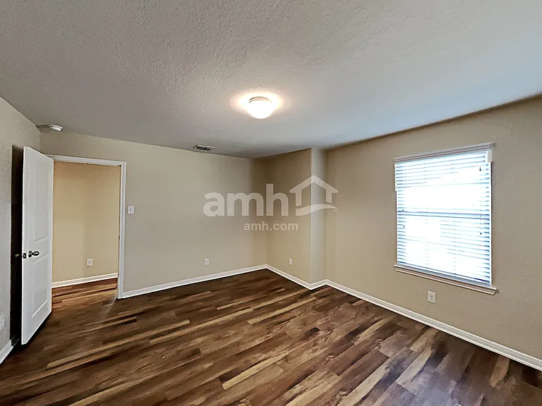12230 Commander Dr — Photo 14