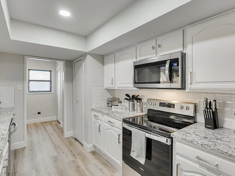 11622 Cotillion Dr — Photo 16