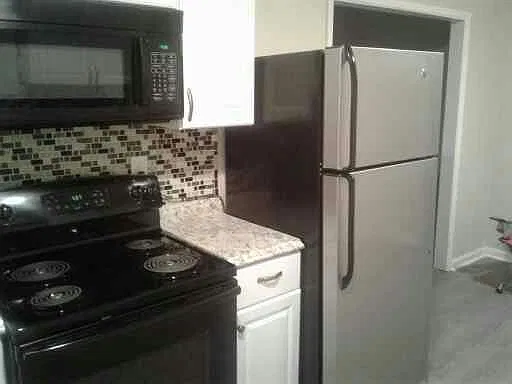 3 bed, 1273 sqft, $2,265 — Photo 4