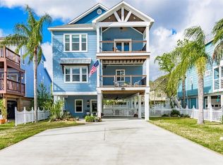 830 Grove Rd, Clear Lake Shores, TX 77565