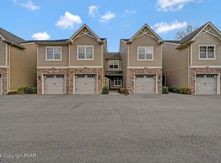 1205 Clymer Ln, Pocono Pines, PA
