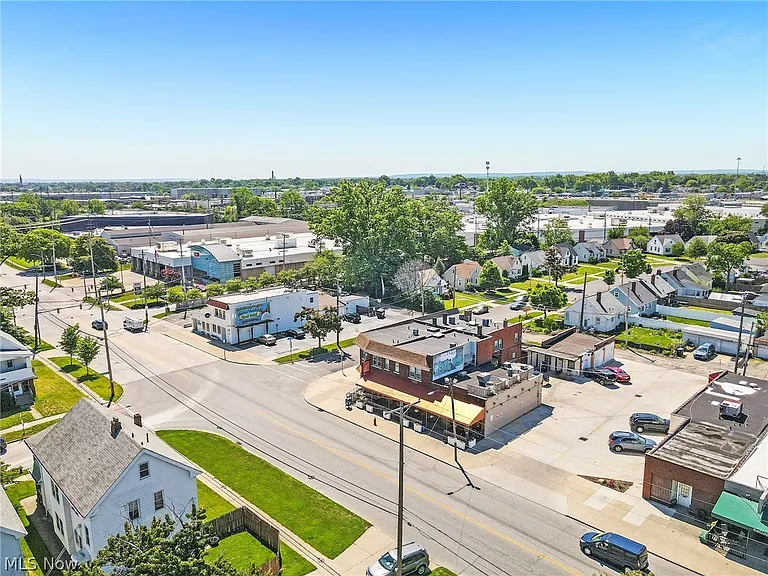 13501 Lakewood Heights Blvd #5 — Photo 4